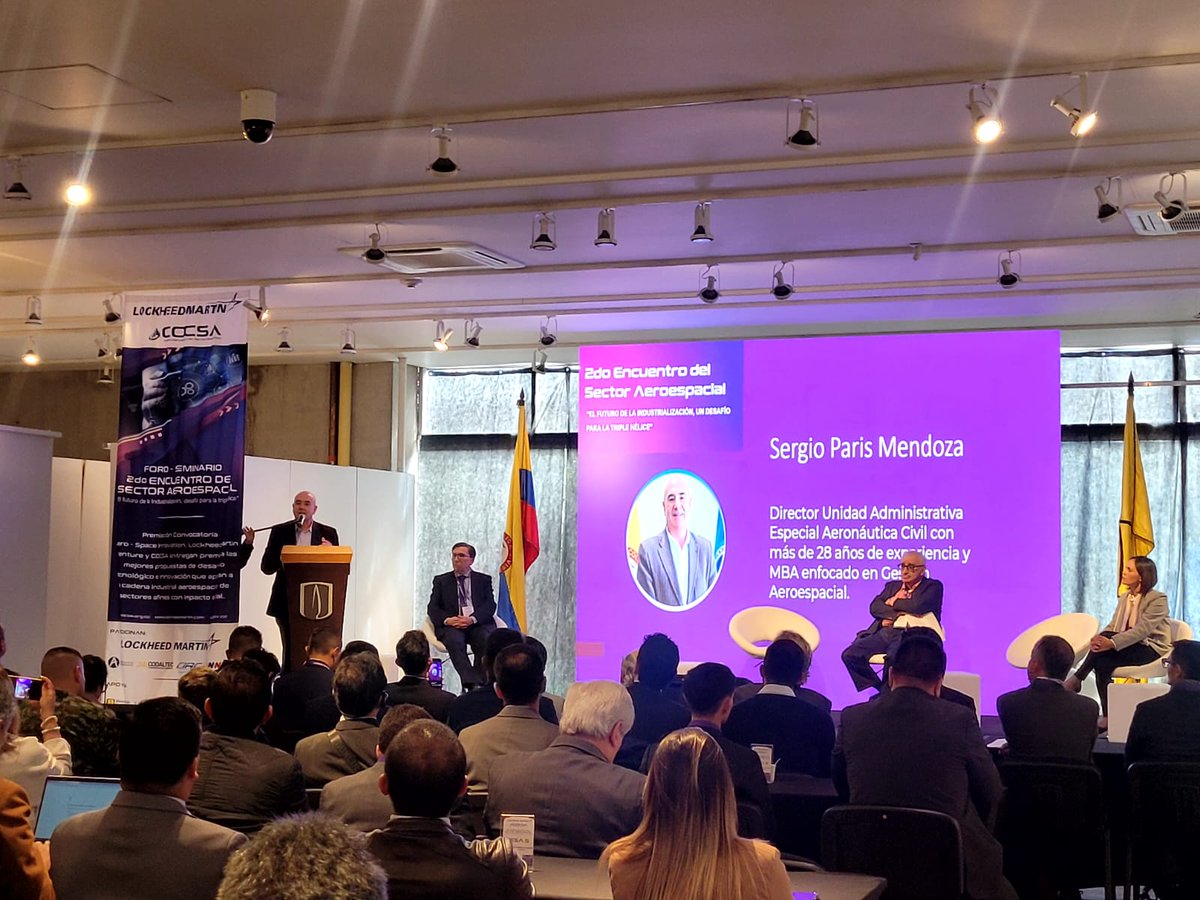 #AEstaHora En el marco del 2do Encuentro del Sector Aeroespacial, el director de la <a href="/AerocivilCol/">Aeronáutica Civil</a>, Sergio París, anunció que "esta semana se establecerá una zona de experimentación donde se pueda hacer el ejercicio práctico de los drones".