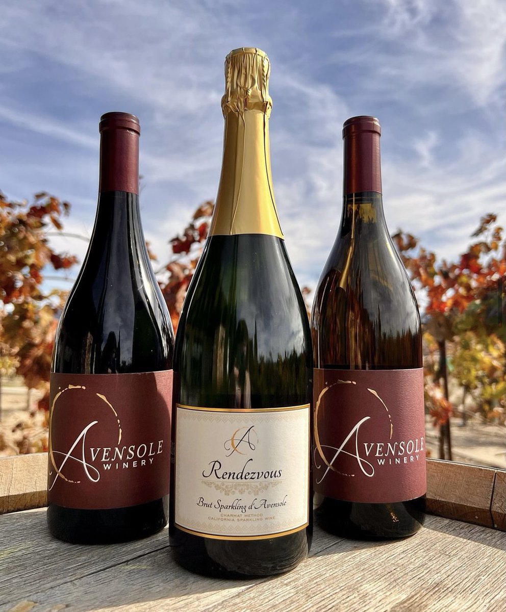 It’s a double celebration kind of day! #nationalwineday & #internationalchardonnayday

What wine will you be opening to celebrate?

#avensolewinery #visittemecula #liveglassfull