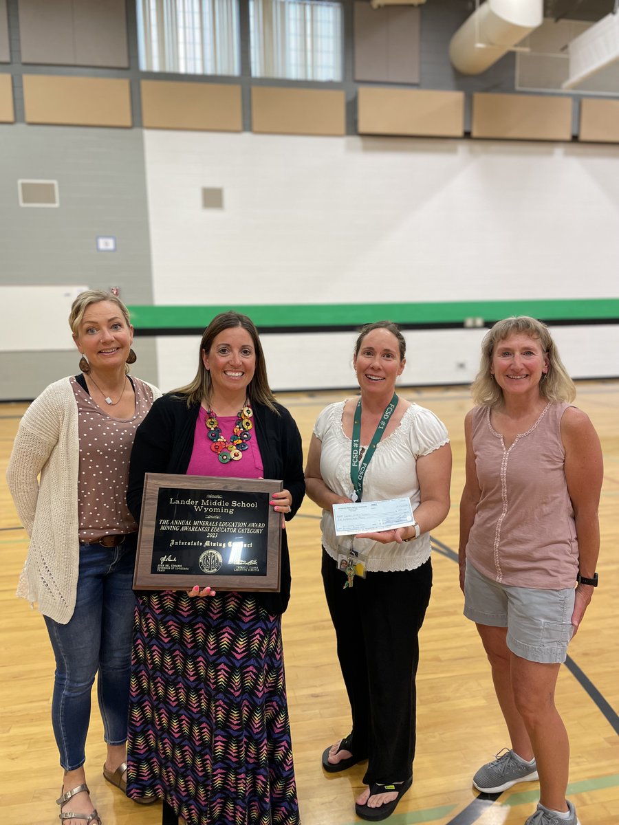 LMS_AP22's tweet photo. The LMS Science Department was recognized with a National award from the Interstate Mining Compact yesterday. Our teachers and students have reclaimed 6 acres and over 4,000 sagebrush plants in the Gas Hills. Way to go Sabers! https://t.co/zdWnvePtoM
