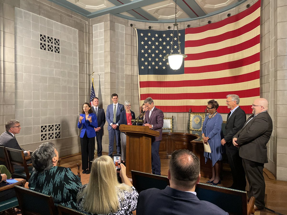 Today I signed into law LB276, the Certified Community Behavioral Health Clinic Act, which was introduced by @NebraskaAnna. This legislation will help transform mental health and substance abuse services across Nebraska.