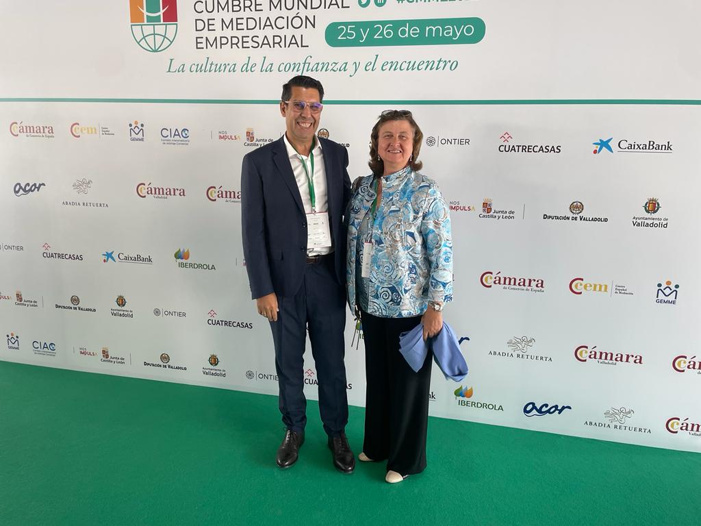 ICPMad's tweet photo. 🔴Marisa Montero, vocal de la Junta de Gobierno y presidenta del Instituto de #Mediación del Colegio de #Procuradores de Madrid, asiste a la Cumbre Mundial de Mediación #CMME2023, hoy y mañana en Valladolid. 📷Junto a Fernando Bejarano director de #MediaICAM #Procuradores https://t.co/tsr5NigvRP