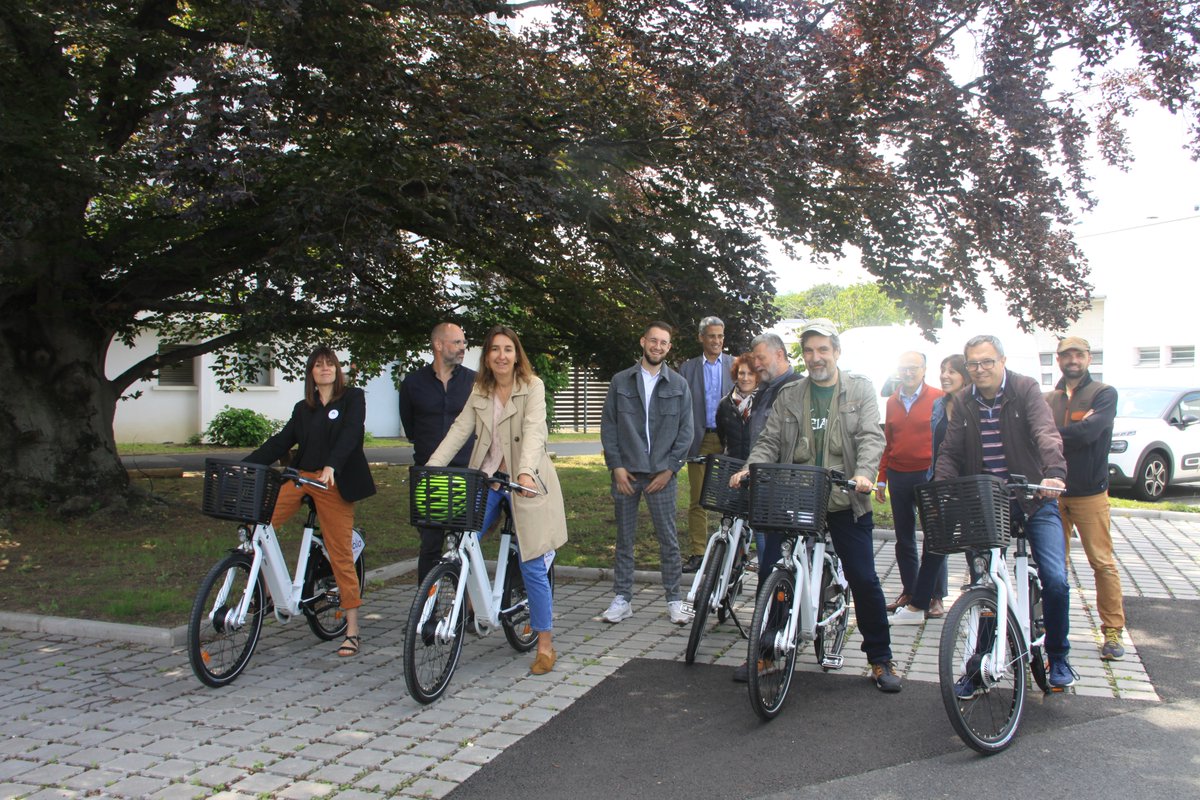 assemblia_sem's tweet photo. 🚲Des vélos sont arrivés à assemblia pour permettre à ses salariés d’être #vélotaffeurs
🌿Une étape importante de notre PdME pour optimiser l'efficacité de nos déplacements + diminuer les émissions polluantes + réduire le trafic.
🙏@justkoboo #assemblia https://t.co/gs6FVlpO4k