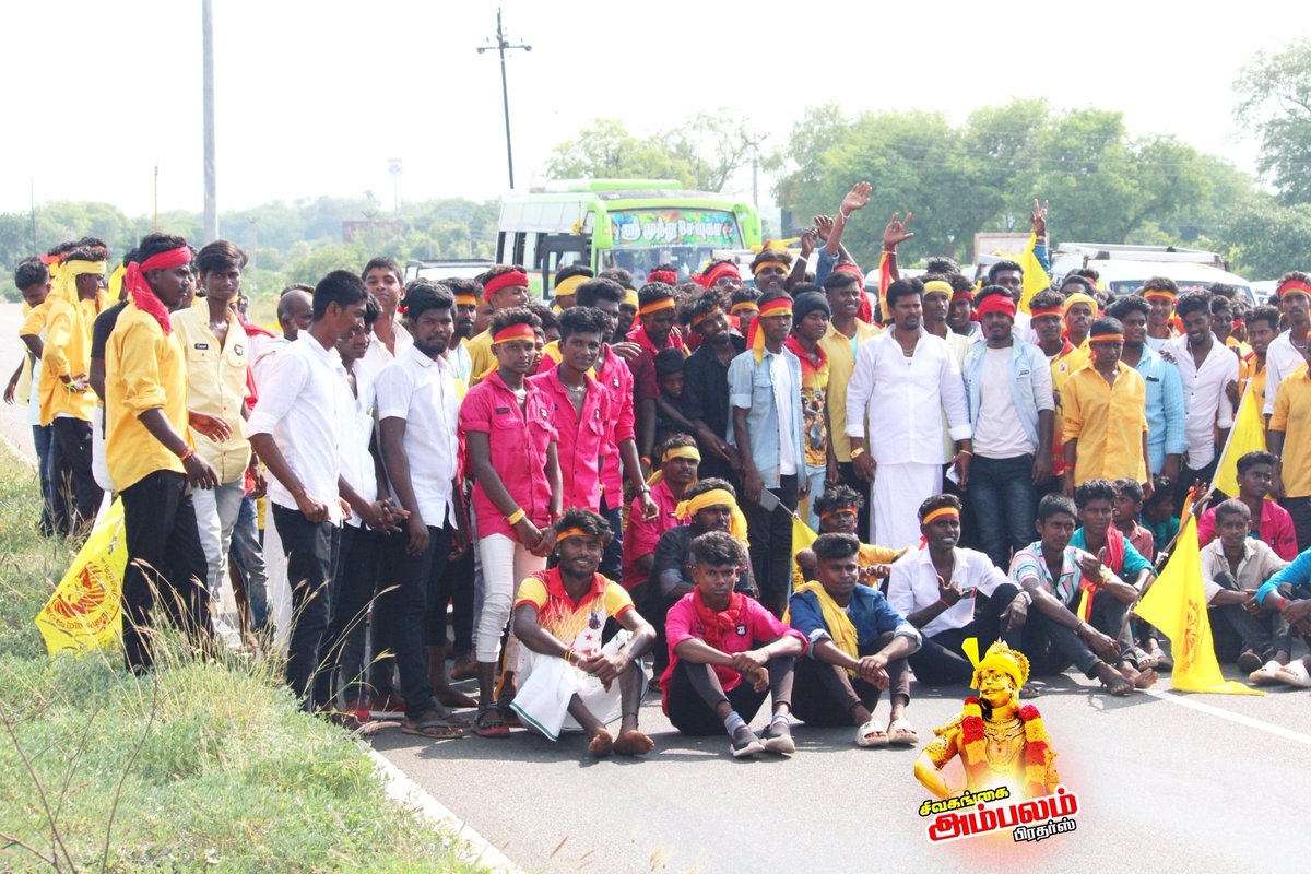 SvgThiyaguOff's tweet photo. சிவகங்கை மாவட்டம்  @KKSelvakumaroff @gurumanikks
@1pUVfuQYBs0x1NG @VmsAlagarTdk @svgsocialmedia
#தமிழர்_தேசம்_கட்சி
#சிவகங்கை_மாவட்டம்
#முத்தரையர்_சதயவிழா https://t.co/p9r9HonoKf