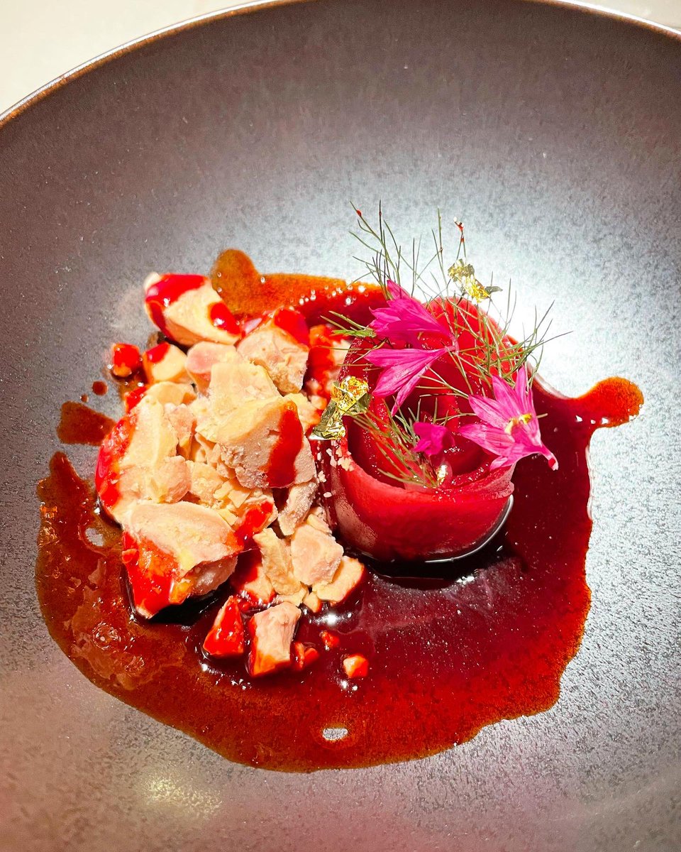 #lifeiskool Nederland 🇳🇱 heeft een nieuw restaurant met de allerbeste kwaliteit erbij. Het derde restaurant van <a href="/merlethotelrest/">Merlet Hotel</a> heet CHEFFD Atelier en is bijzonder want je koopt een ticket van 200 euro vantevoren voor 10 gangen!!!