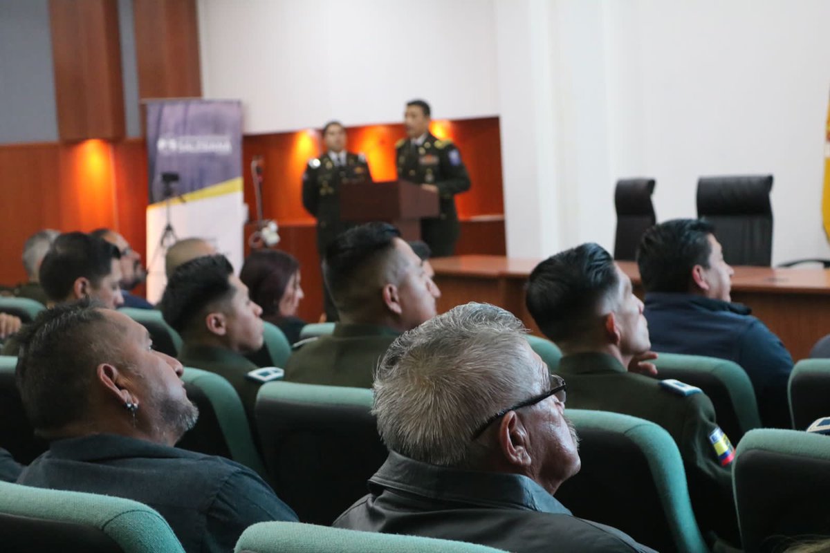 jennybermeom's tweet photo. 👮‍♀️¡#Seguridad ciudadana!

La Subzona Azuay N. 1 de la Policía Nacional presentó el informe de rendición de cuentas, demostrando su compromiso con la transparencia y la responsabilidad en su trabajo.

Reconocemos el accionar de la institución por mantener a nuestra Cuenca segura. https://t.co/YqUuHJzVLt