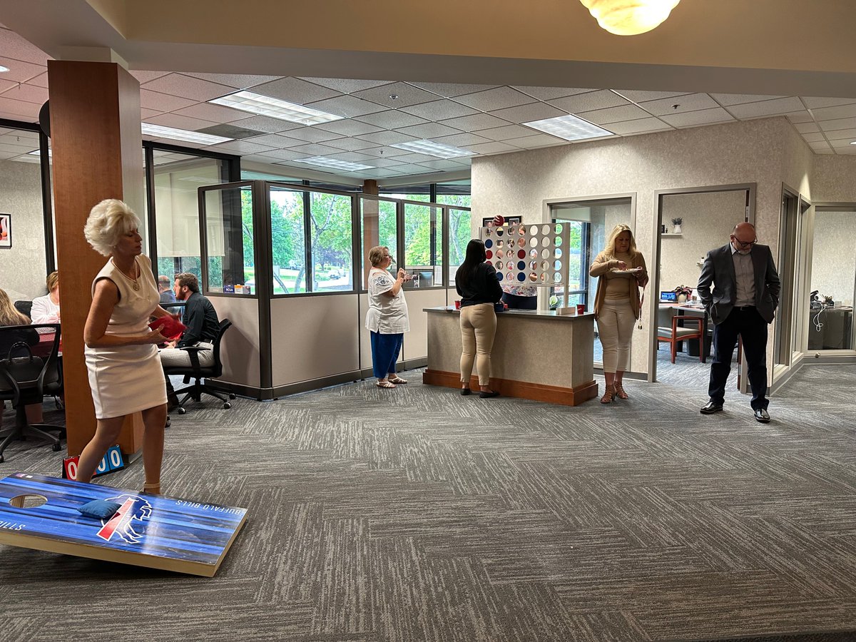 Yesterday morning's team-building activities and breakfast with the Dainty Donut Factory!🍩🎉 A BIG thank you to our leadership team for coordinating such a fun morning for us!💚💙 #teambuilding #CreditUnionDifference #FamilyFirst #RochesterNY