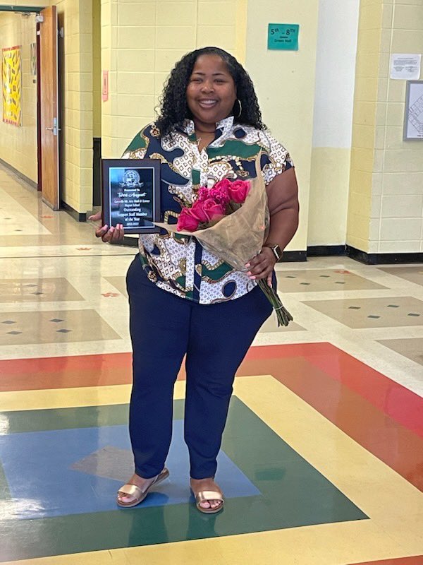 GaryvilleMagnet's tweet photo. GMMS Outstanding Support Employee 
Ms. Terri August #ExcellenceAtGMMSisAHabit https://t.co/sYDJYvNoy4