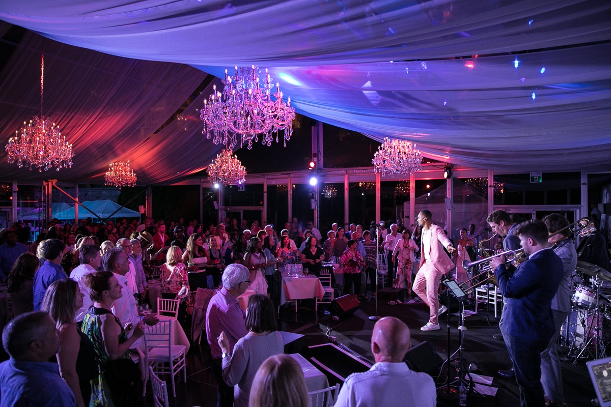 CasaLomaToronto's tweet image. Join us for Soul in the City every Tuesday from June 20th – August 29th, 2023. 🏰⁠
Tickets at casaloma.ca⁠
⁠
#CasaLoma #SoulintheCity #SeanJones #CasaLomaToronto #GardensatCasaLoma #LiveMusic #Soul #TuesdayNights #Thingstodo #Toronto