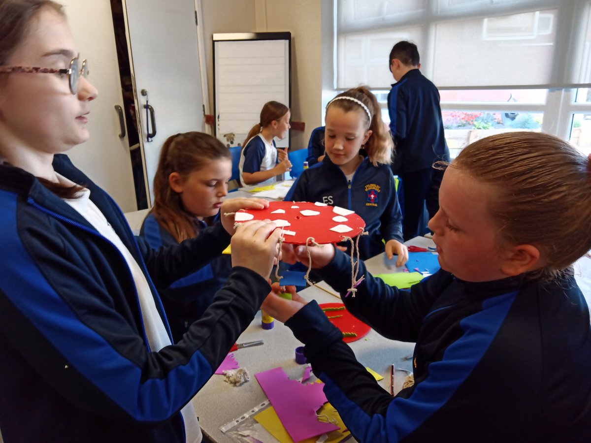 MrsJeffriesSGC's tweet photo. A great week's work creating our own fairground rides to program with crumbles. @MrGSGC #SGCDT #SGCComputing https://t.co/KE0Rmm54Zk
