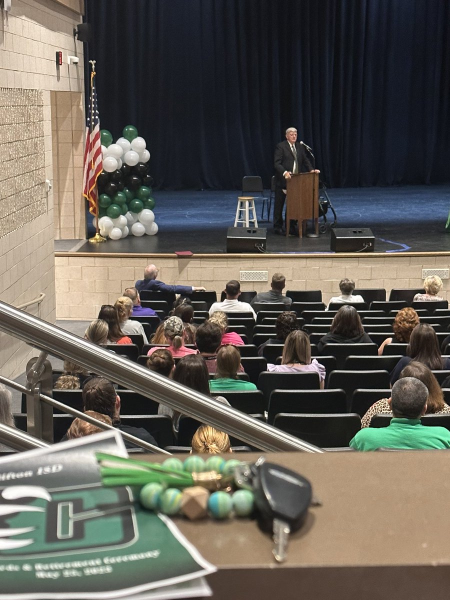 This guy is hilarious &amp; made our morning! #TeamCISD #WhyILoveClifton #BeaRunToPerson <a href="/cliftonisd/">Clifton ISD</a>