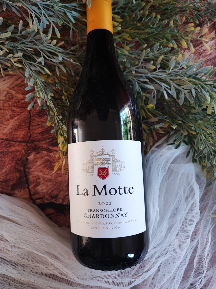 Boozy_Foodie's tweet photo. Yay for #ChardonnayDay!  

Looking forward to sipping the lastest vintage release of #LaMotte's Chardonnay - indeed the connoiseurs's choice!  @LaMottewine 

#gifted #BoozyFoodie #Chardonnay #WineFeature #InMyWineFridge #DrinkResponsibily #FranschhoekWines #DrinkSouthAfricanWines https://t.co/B5gR5jUvug