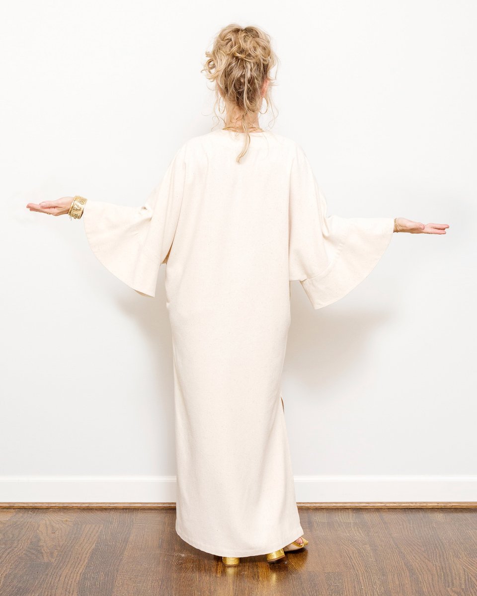 SarahNelsen's tweet photo. Comfortable, breathable raw silk. Embracing natural fibers in our clothing is so beneficial for our bodies and our environment.  🌎 💚

Gorgeous model: @bornintomoney, Gorgeous photos: @samstownusa.
#readytowear #rtw #springfashion #caftan #kaftan #sarahnelsen #slowfashion #indie https://t.co/fojyVnD3H5