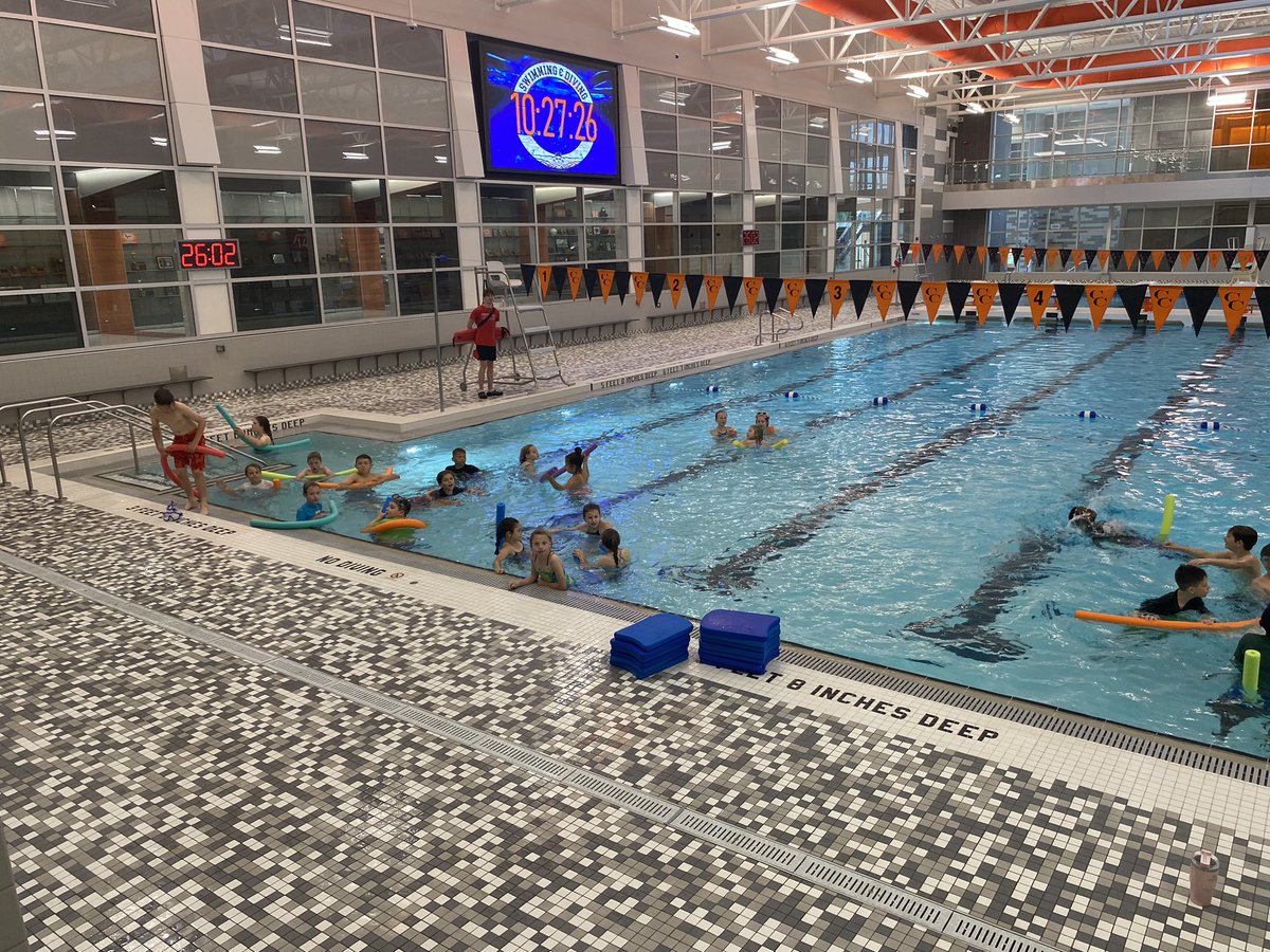 CCCSD_FRS's tweet image. Big day for our 4th graders!  Swim unit in the high school pool and tours of the Middle School!  #ccpride