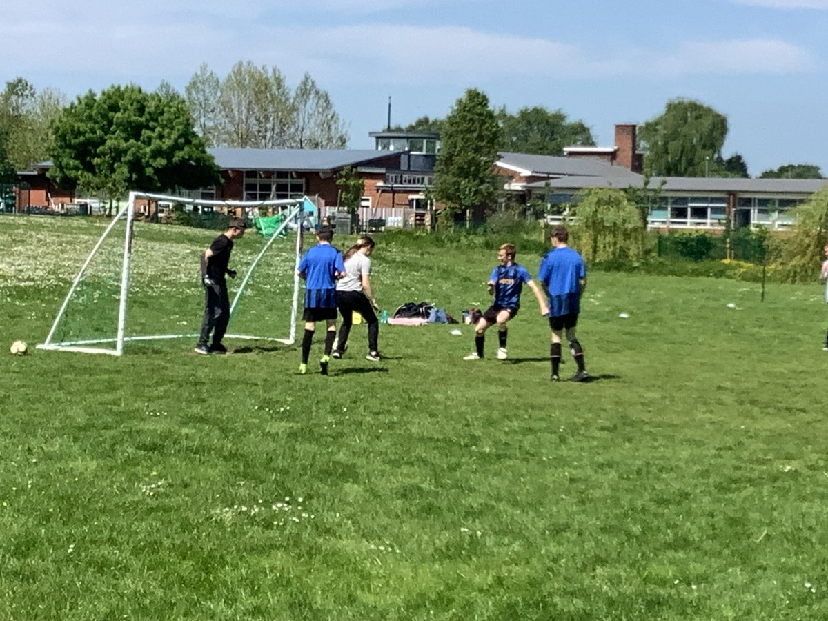 St Anne's tweet media