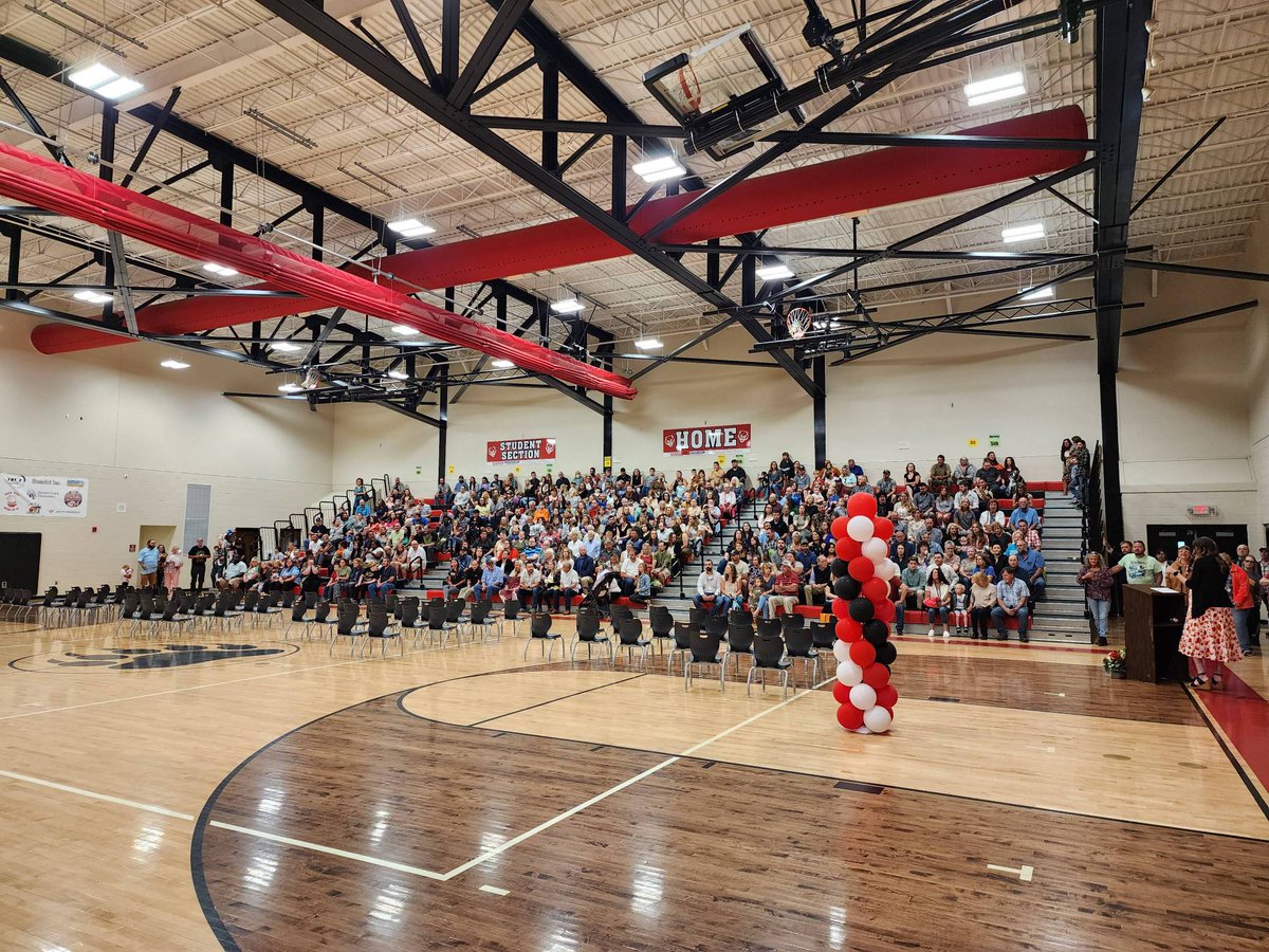 Look out First Grade, here come our Kindergarten Graduates! 🎓 And a special congratulations to Sgt. Karma on her graduation, too!