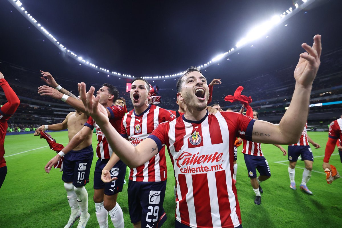 JayBintFC's tweet photo. COINCIDENCIAS ENTRE LA FINAL DEL 2017 Y LA DEL 2023:

La ida se jugó el jueves 25 de mayo en El Volcán y la vuelta el domingo 28 de mayo en el Estadio Akron.

En la Fase Regular, Chivas fue 3ro y Tigres 7mo.

El Rebaño venció a Atlas y Los Felinos a Rayados en instancias previas. https://t.co/rD95C2zXTu