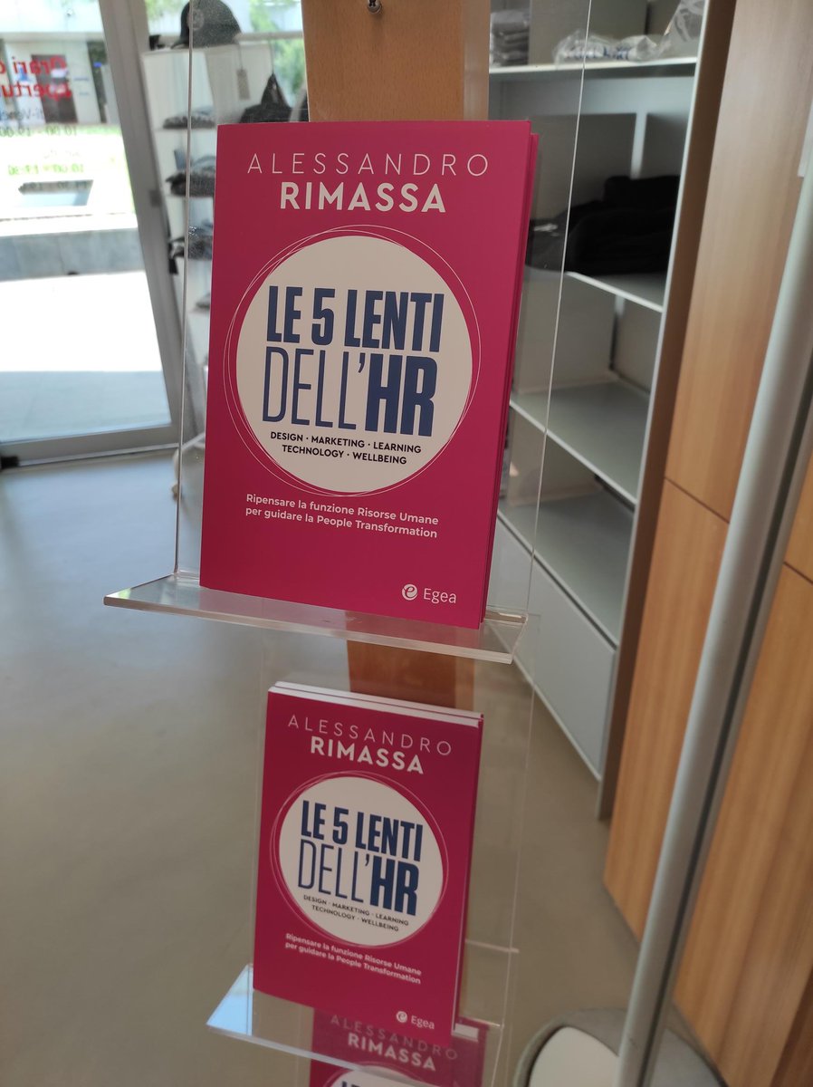 “Chi guida le aziende e vuole realizzare una strategia di business, ha bisogno di costruire una strategia per le proprie persone”.
Ora in libreria con <a href="/alerimassa/">Alessandro Rimassa</a>, Donatella Isaia
@sergiocaredda e Francesca Bossi per scoprire “Le 5 lenti dell’HR”.
📖- bit.ly/3LCyWVy