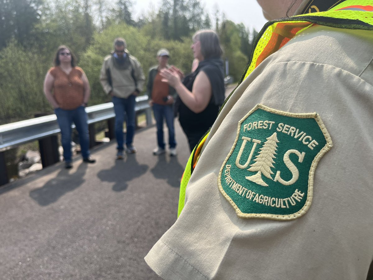forestservice's tweet photo. Where is #ForestServiceOnTheGo today? Hello from the Chequamegon-Nicolet National Forest (@CNNF002) visiting projects funded by the #GreatAmericanOutdoorsAct. Learn more https://t.co/dnsafFQCJ4 #GAOA #Wisconsin https://t.co/UkwGM59Hnx