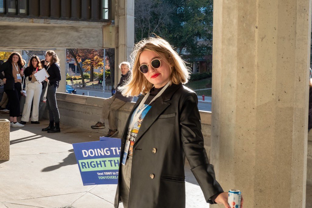 bkoerth's tweet photo. hi! - I’m looking for my next career move and am hoping to (a) stay in the youth engagement space or (b) explore managing/coordinating programs for good causes. I have 5+ years running youth engagement programs and managing teams. please send any opportunities and advice my way! https://t.co/vq4l2goWBo