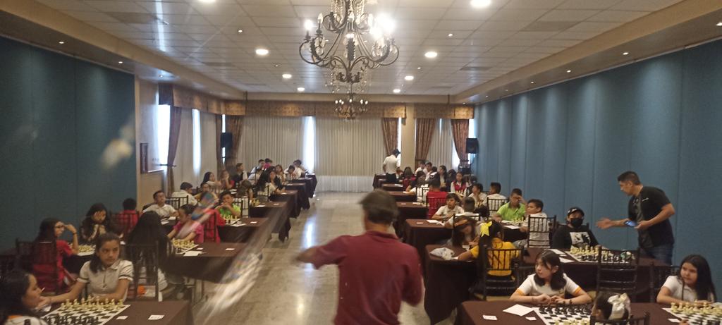 csacolegio's tweet photo. Segundo día de competencia de #Ajedrez de los Juegos Deportivos Estatales Escolares de la Educación Básica 2022-2023 #EducarParaLaFelicidad https://t.co/sjdDG4PCCF