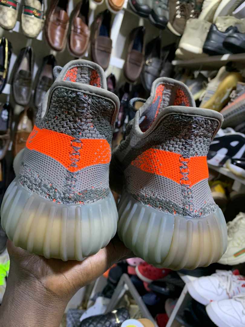 abramenz's tweet photo. YEEZY SPLY 350
AVAILABLE 
DM/WHASPP ON  0789985308
#yeezy #kanye @theyeezymafia @yeezy @KanyeWestGhana https://t.co/qvp0iavprH