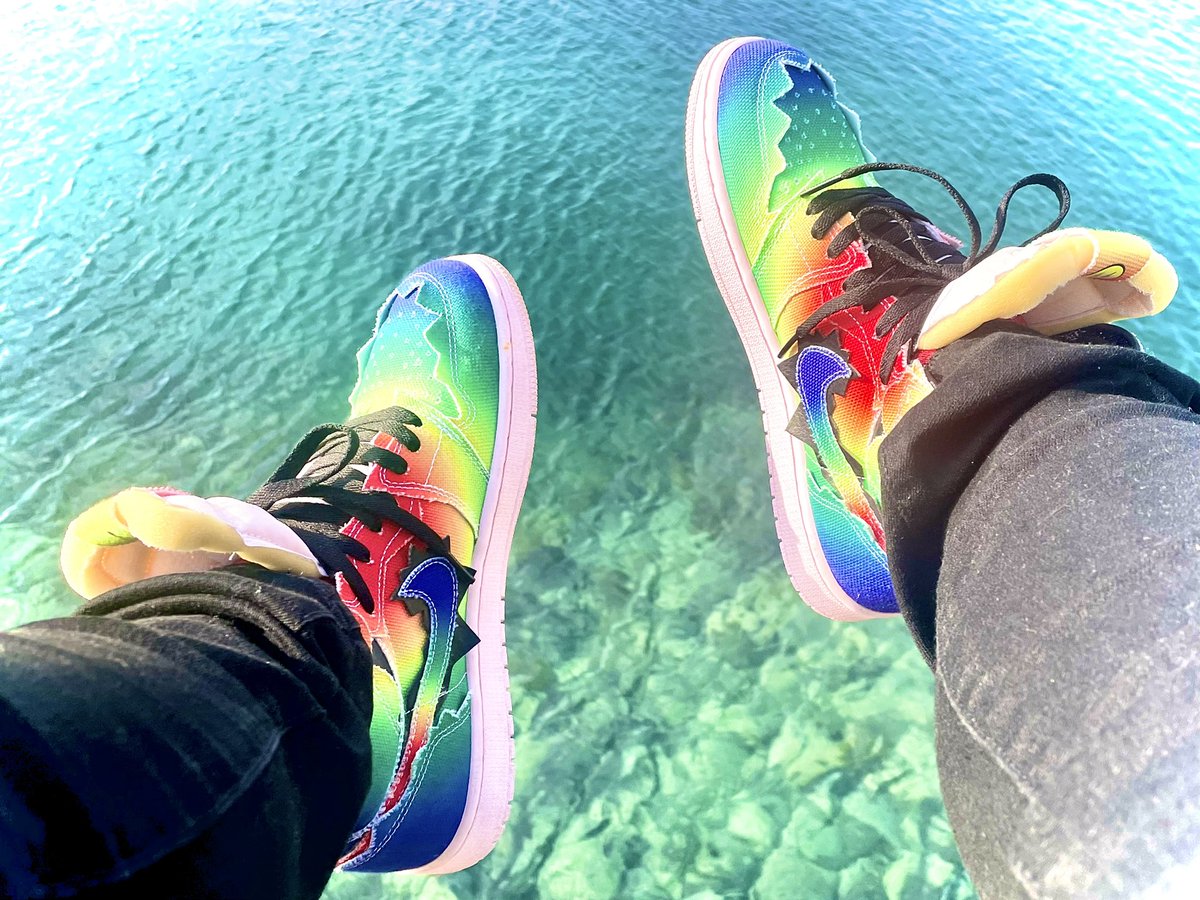LCHOBBYS's tweet photo. J Balvin Nike Air Jordan 1 Retro High OG
#Jbalvin #Nike #airkordan1 #スニーカー #ファッション https://t.co/2DC0UJFgmu