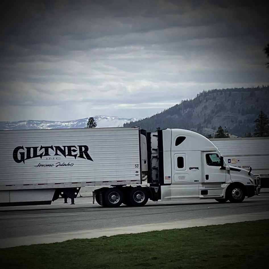 I spy with my little eye...🧐 
📸: Brian C.

#Mountains #WhatAView #LifeIsBetterInTheMountains #TruckingIndustry #Trucking #TruckingLifestyle #Trucker #KeepOnTruckin #KeepAmericaMoving #GoWithGiltner #GiltnerGoesFurther #GiltnerTeam #LifeAtGiltner #Giltner #TheBetterMove