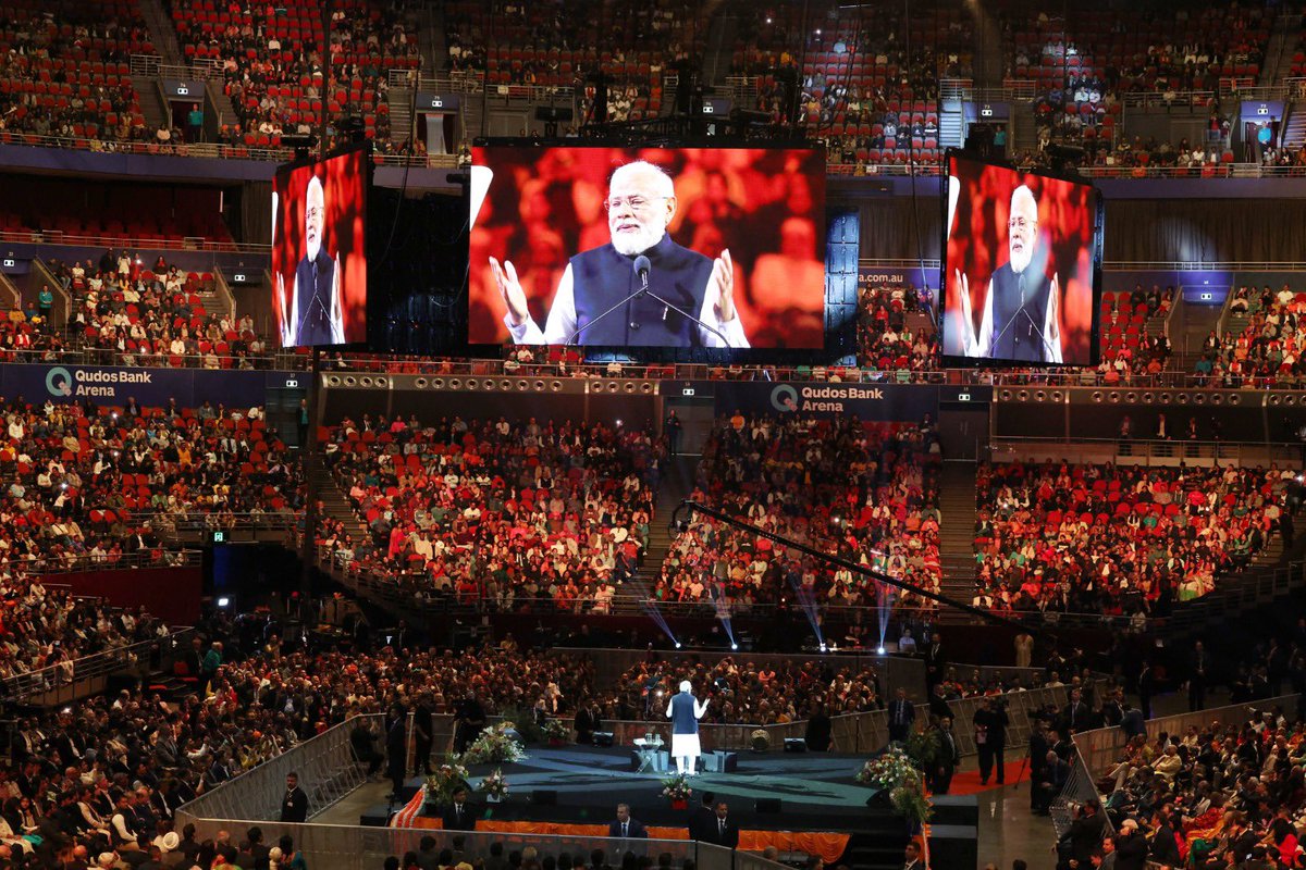 SatishGautamBJP's tweet image. मोदीमय हुआ सिडनी,
सात समंदर पार, भारत की जय-जयकार!

#PMModiInSydney 
#PMModiInAustralia