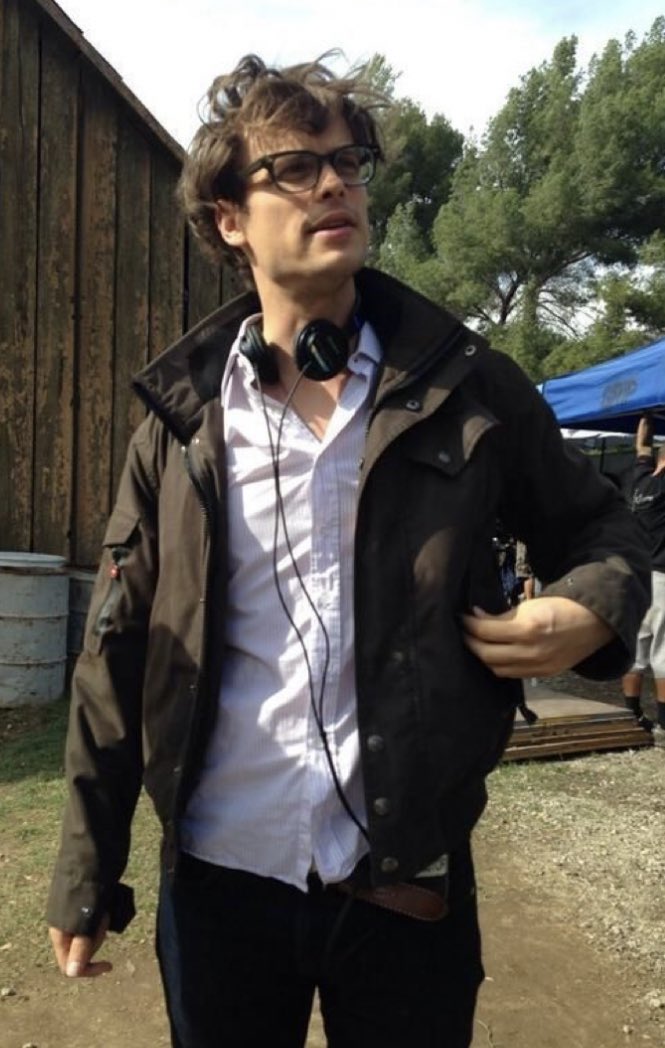 dancinqueeeeeen's tweet photo. matthew gray gubler directing…a thread🧵: https://t.co/A934oHnrJu