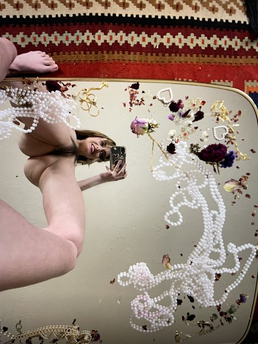 happy anniversary to this photo &amp; the ol wife turning my dreams into art (i don&rsquo;t remember when this<a href="/tag/shoplyfter"class="tags"><span>#shoplyfter</span></a>