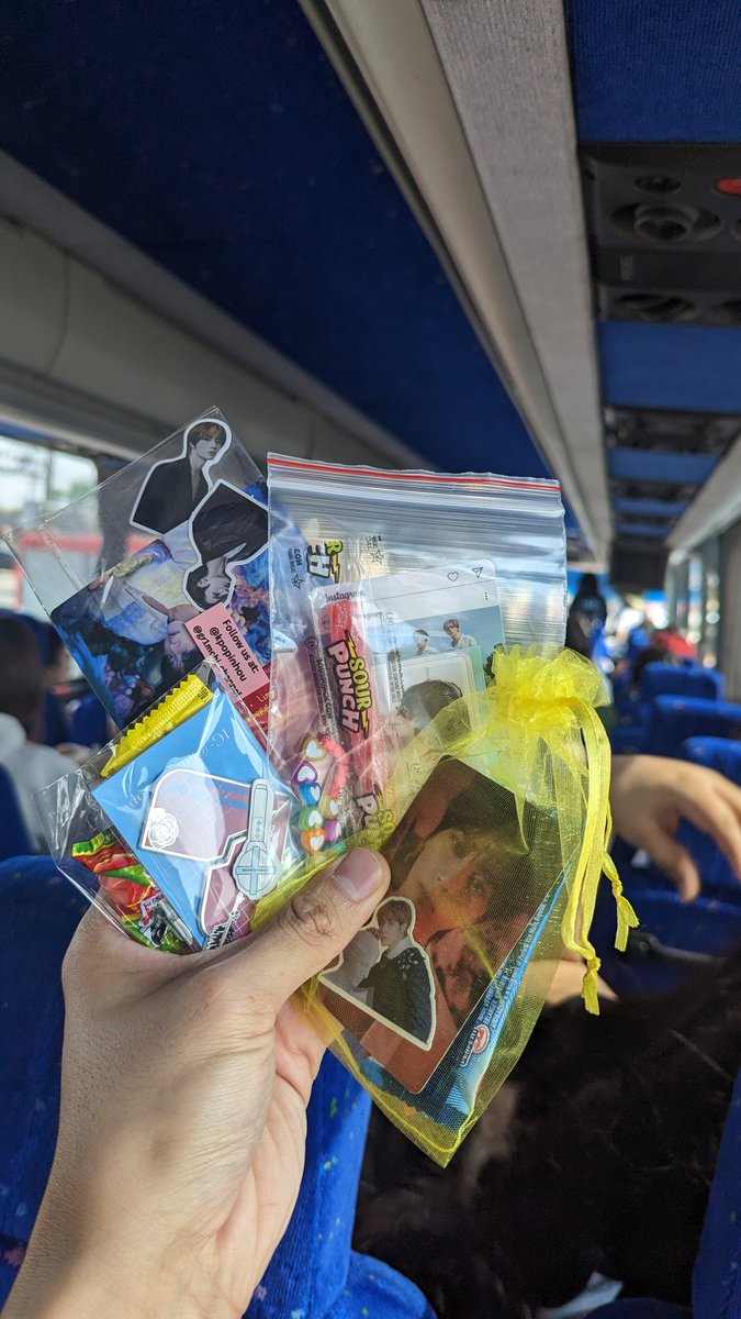 beomgyuslighter's tweet photo. On a bus full of MOAs to see our boys in San Antonio 🥹 already got so many cute freebies #TXT_ASM_TOUR #TOMORROW_X_TOGETHER #txt #TXT_ASM_TOUR_SANANTONIO https://t.co/DjfJjbvl9Z