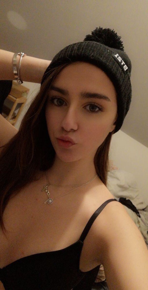 LiliLadybug's tweet photo. good morning only to naughty boys ❤️ https://t.co/1wKAlkh9Jl