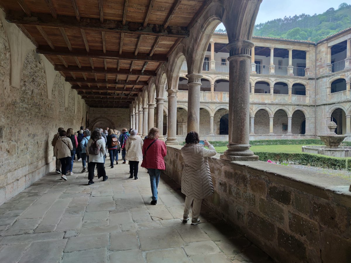 Visita del alumnado del <a href="/CEPAdeLaredo/">CEPA LAREDO</a> al Conjunto Monumental de Valdediós (Asturias) con la Iglesia Prerrománica de San Salvador y la Iglesia Cirtenciense de Santa María con su claustro renacentista