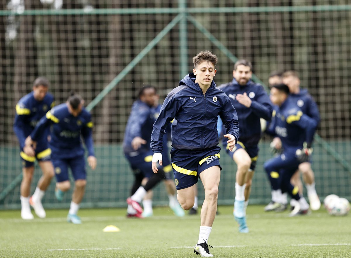 Fenerbahce's tweet photo. D.G. Sivasspor ile oynayacağımız Ziraat Türkiye Kupası Yarı Final maçının hazırlıklarını tamamladık. ✅

#ZTK #FBvSVS https://t.co/qBUn0xzv4X