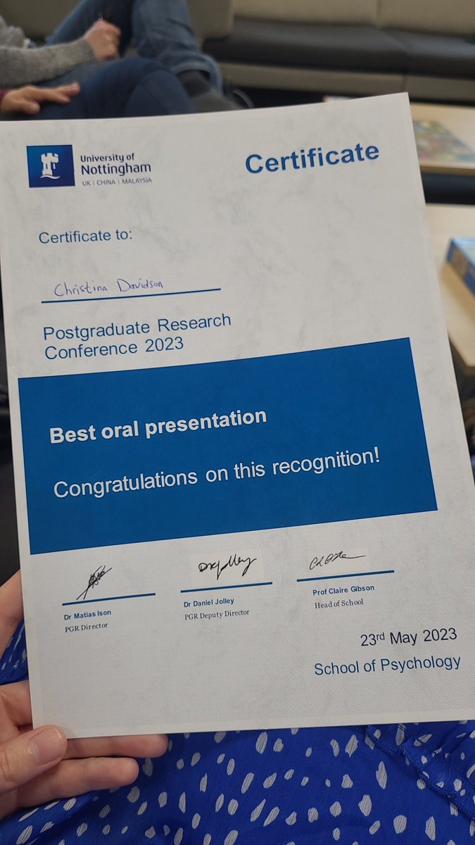 Very chuffed to have been awarded with the best oral presentation for my work on @NeurosyncP 🥳 #NottsPsychPGR @notts_psych