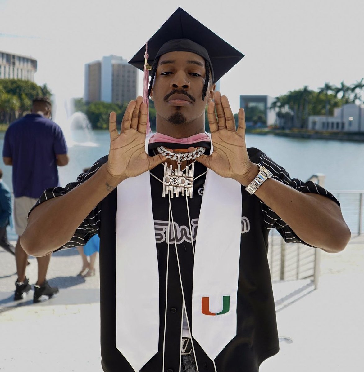 frostschoolum's tweet photo. Recently, more than 4,100 graduates of the @univmiami, including those from the Frost School of Music, gathered to commemorate their dedication and accomplishments and to begin their next chapter. #springcommencement #grad2023 #graduation
Read more: https://t.co/vUPzjGBTex https://t.co/XBLgQBqIsC
