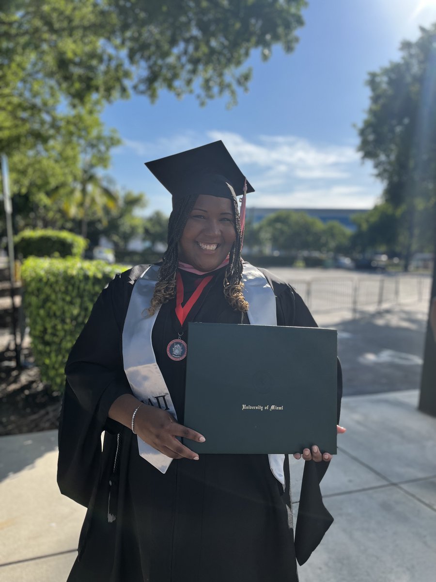 frostschoolum's tweet photo. Recently, more than 4,100 graduates of the @univmiami, including those from the Frost School of Music, gathered to commemorate their dedication and accomplishments and to begin their next chapter. #springcommencement #grad2023 #graduation
Read more: https://t.co/vUPzjGBTex https://t.co/XBLgQBqIsC