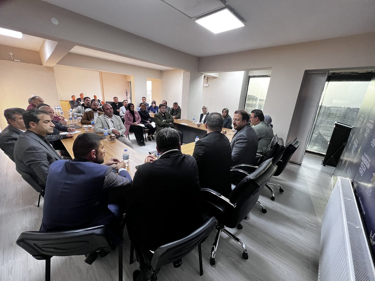 #28Mayıs seçimimiz öncesi sandık esaslı ilçe yönetim kurulu toplantımızı gerçekleştirdik. 

#DogruAdamlaYolaDevam 
#DogruZamanDogruAdam 
<a href="/Akparti/">AK Parti</a> <a href="/RTErdogan/">Recep Tayyip Erdoğan</a> <a href="/erkankandemir/">Erkan Kandemir</a> <a href="/avibrahimK/">İbrahim KÜÇÜKOĞLU</a>