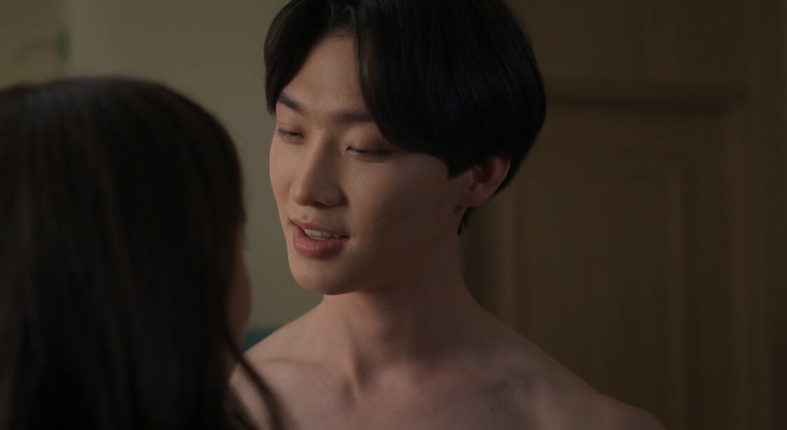 etherealdior's tweet image. “i watch xo, kitty for the plot”

the plot in question: