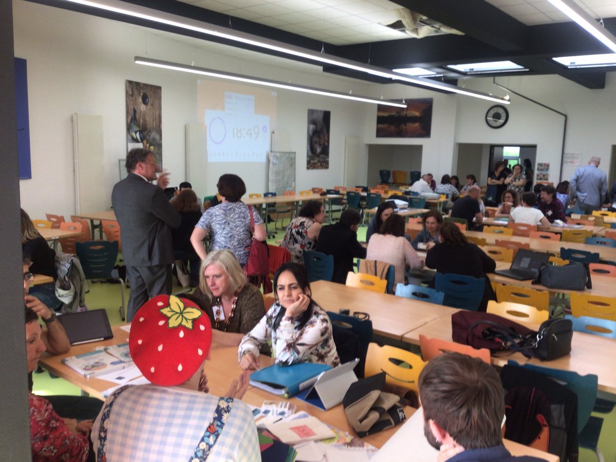 Soirée de l’#innovation pédagogique de l’Aire Urbaine de l’<a href="/acbesancon/">Académie de Besançon</a> pour échanger sur les projets accompagnés par le PARDIE.  Pleins d’échanges avec des CE, des PE, des PLP’ des PLC…