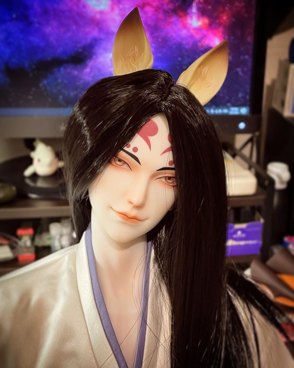 maplemuffins's tweet photo. He’s so lovely!!! 😍😍😍 My foxpapi~~~

I do still wish there’d been the option to get an extra blank head so I could get a faceup w/o the fox marks. 😅😅 Otherwise he’s perpetually in foxmode. https://t.co/MgzUyFo3CT