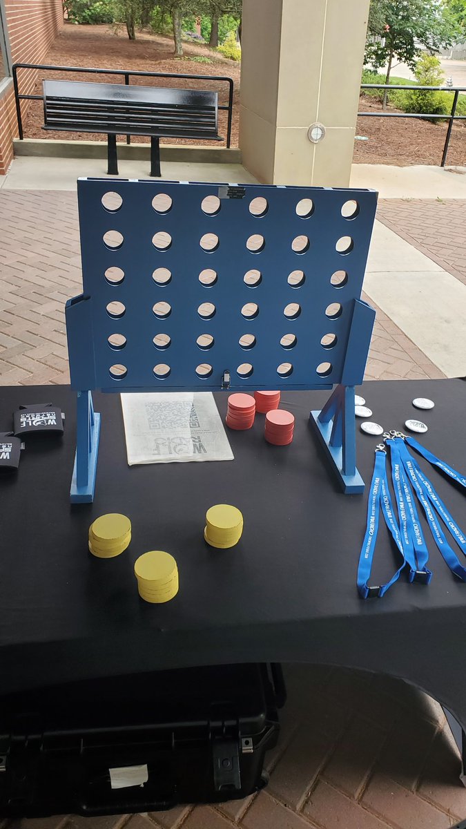 I'm literally cracked at Connect 4 come play me for some goodies!!