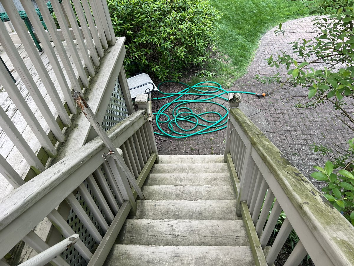 handyable's tweet photo. Rotten porch - this porch needs to be rebuilt 
Give us a call for a porch quote 
(914)943-3520 
(914)837-5404 https://t.co/n2BdwwyUkZ