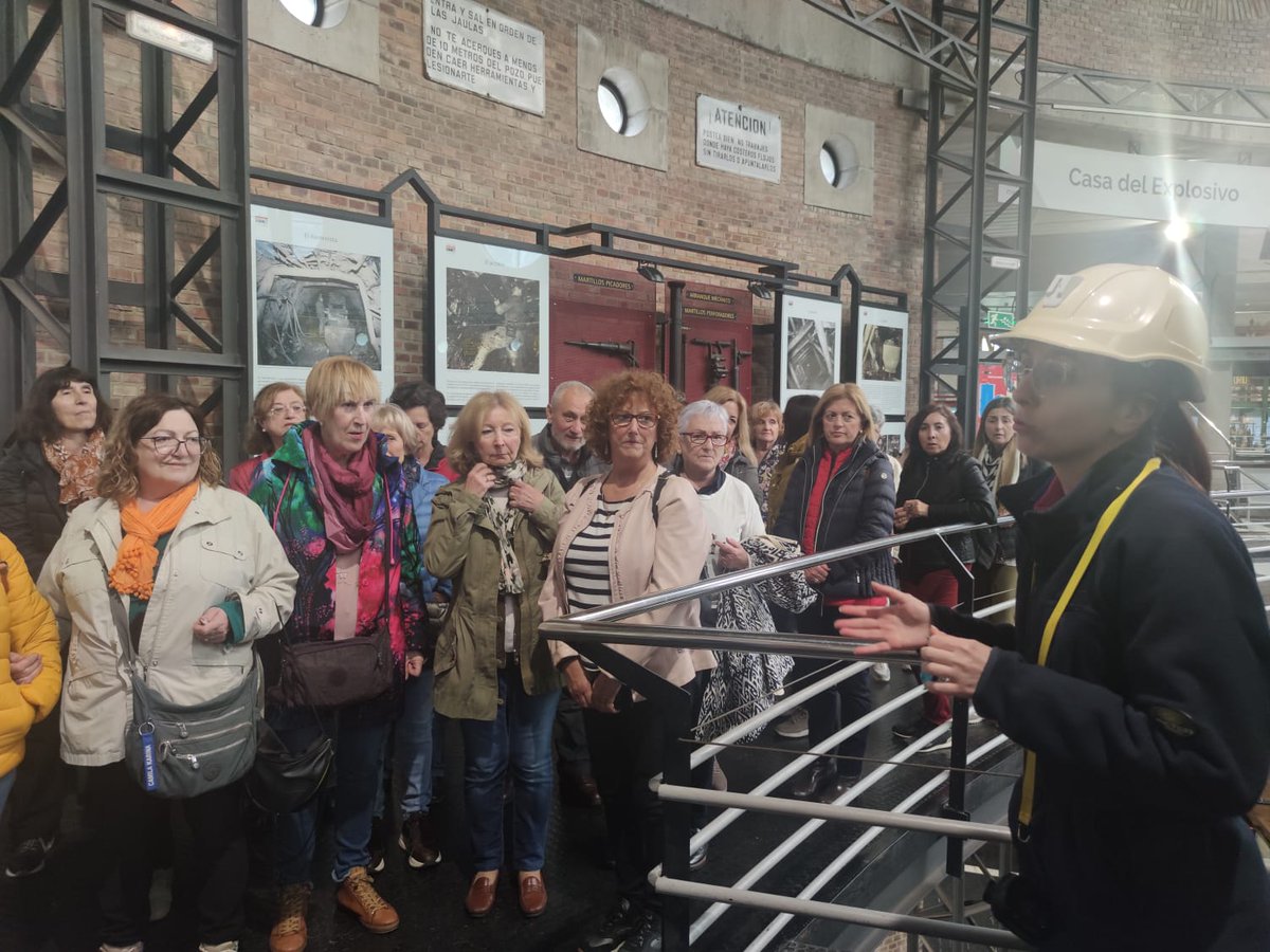 Visita del alumnado del <a href="/CEPAdeLaredo/">CEPA LAREDO</a> al Museo de la Minería y de la Industria en la localidad de El Entrego (Asturias)
