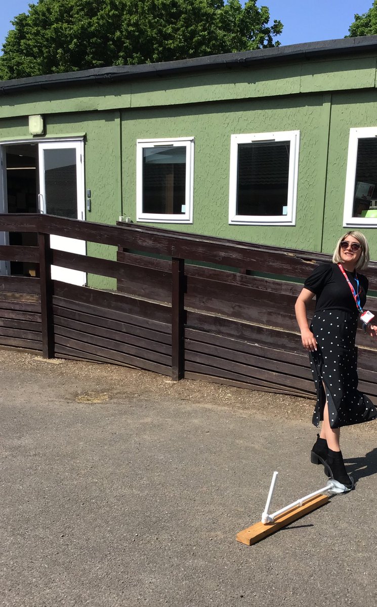 Final session of science with @LeicsSCITT @SandfieldClose with group B, yes I left post it note planning and rockets to last! There are going to be some amazing teachers starting in September, huge thanks to them for joining in. At least three future sci leads in this group.