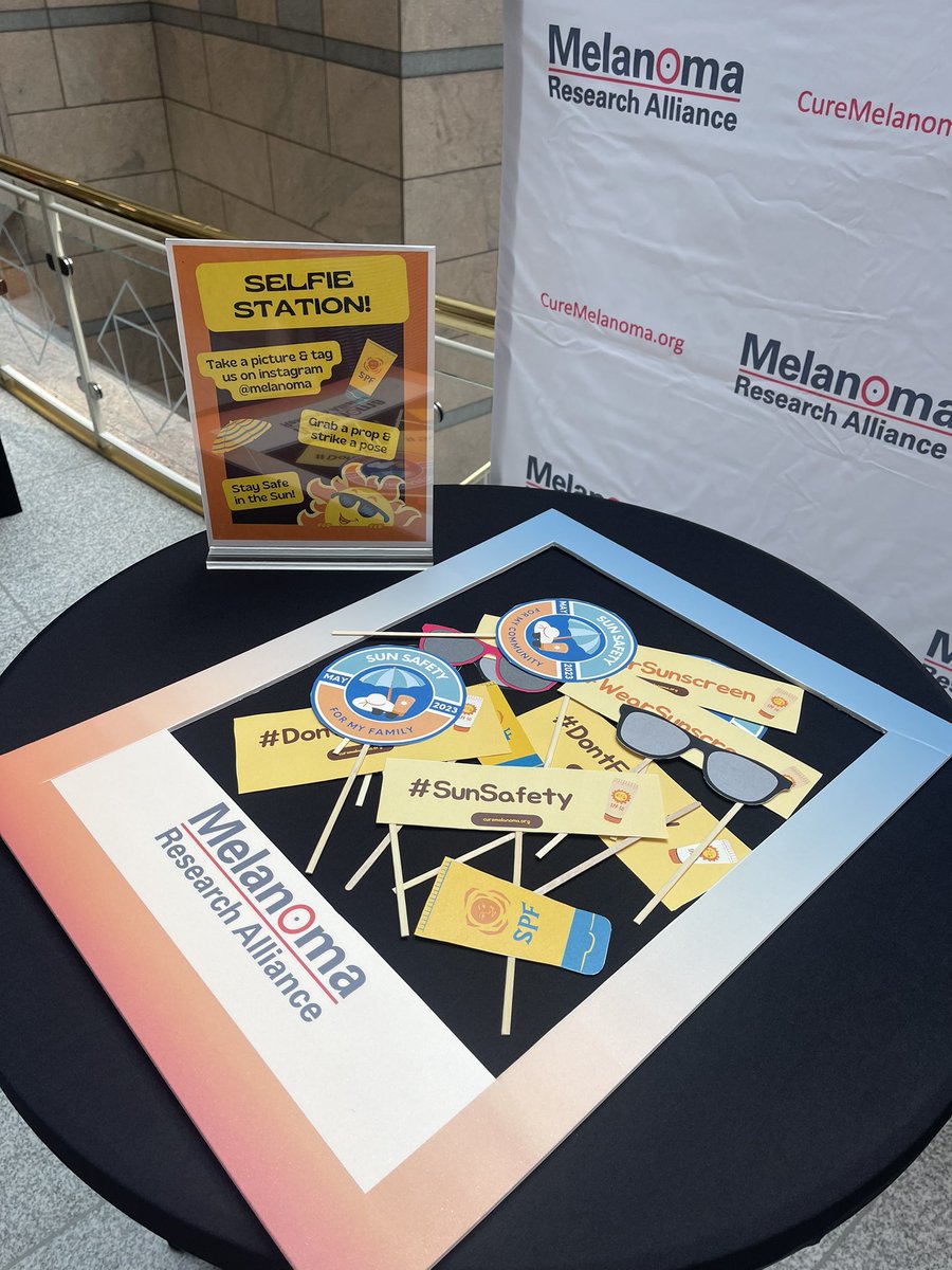 Team MRA promoting sun safety and #DontFryDay #DFD2023 #MelanomaAwarenessMonth ☀️⛱️🕶️