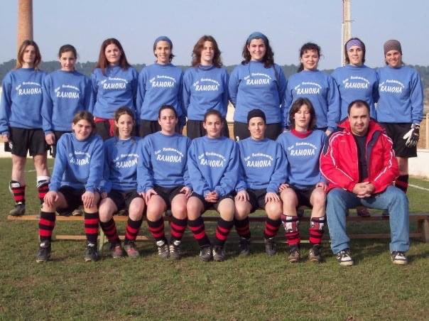 Y en el día internacional del fútbol femenino, mención especial a mis Txatungas 😘
Que tiempos aquellos 😍
<a href="/kakun_mainz/">Kakun</a> <a href="/Rekintista/">Maite Martínez</a> <a href="/S_Iturriaga/">Sandra Iturriaga</a>