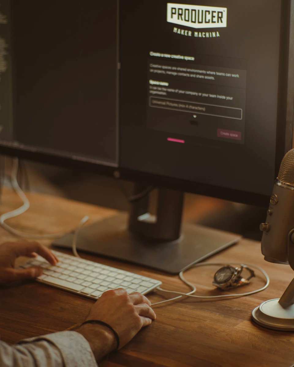 maker_machina's tweet image. Desktop essentials 😏

#desktopsetup #filmmakers #filmmakerslifestyle #creativeworkspace #productivity #productionmanagement #producerio