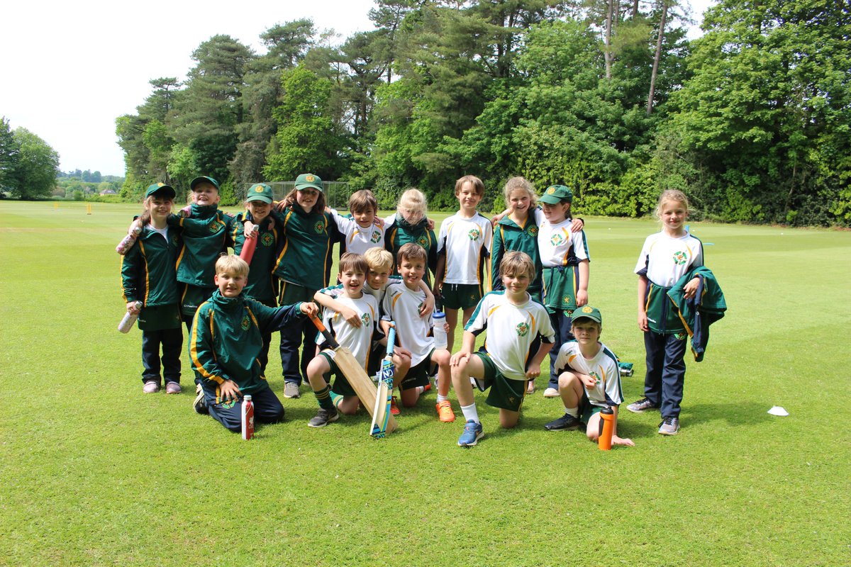 It was a pleasure to welcome @LewestonSchool to Top Field this afternoon for our U8 and U9 cricket matches. The sun was shining and all the children played brilliantly! Very well done to you all. #teamperrott #cricket #prepschoolsport