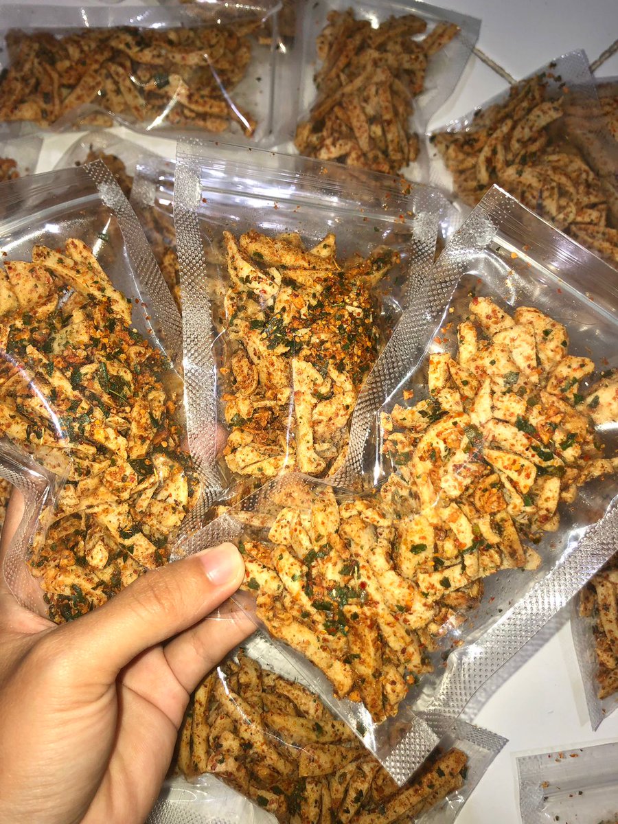 DraftUINJKT's tweet photo. Yang mau order bisa rep ya, sender dari kampus 1 niii. Harganya 5k yaa bisa cod di sekitar kampus 1 2 3. Home made yaa, bahan2nya premium, bumbu melimpah, basrengnya ga kerass😘 -uwin https://t.co/Agz1HqDnSe